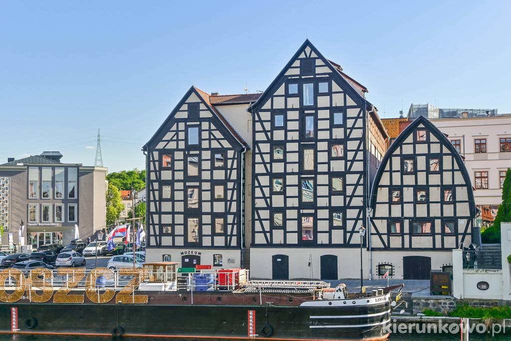 Zabytkowe spichrze nad Brdą w Bydgoszczy