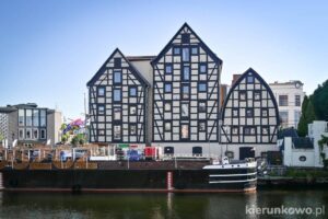 Trzy zabytkowe spichrze nad Brdą w Bydgoszczy