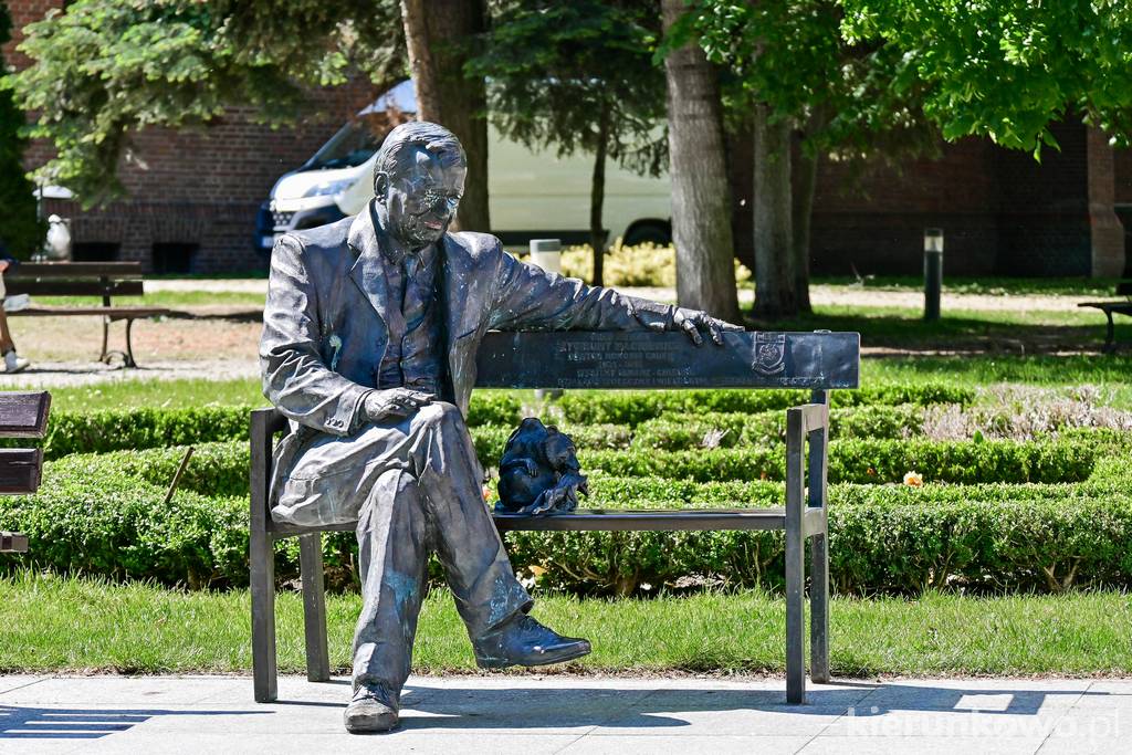 Ławeczka prof. Zygmunta Mackiewicza w Bydgoszczy