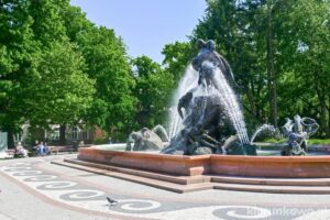 Fontanna "Potop" w parku Kazimierza Wielkiego w Bydgoszczy park kazimierza wielkigo w bydgoszczy