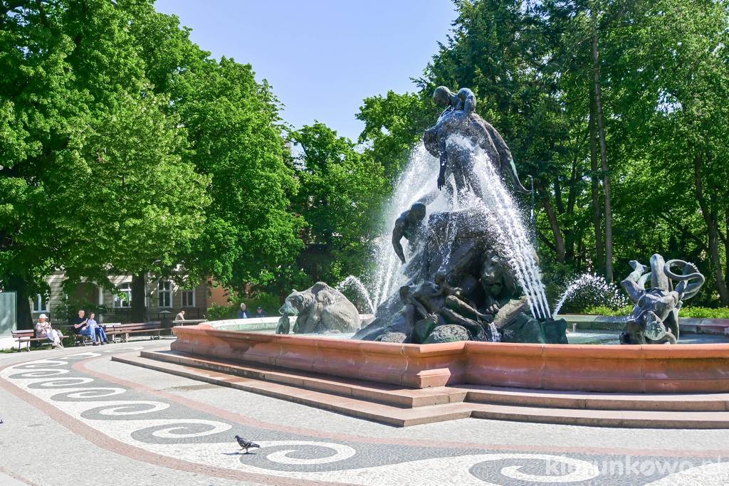 Fontanna "Potop" w parku Kazimierza Wielkiego w Bydgoszczy park kazimierza wielkigo w bydgoszczy