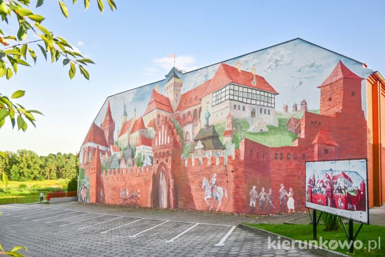 mural historyczny w pyzdrach ciekawe miejsca i atrakcje w pyzdrach