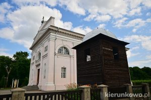 Klasycystyczny kościół w Kołaczkowie