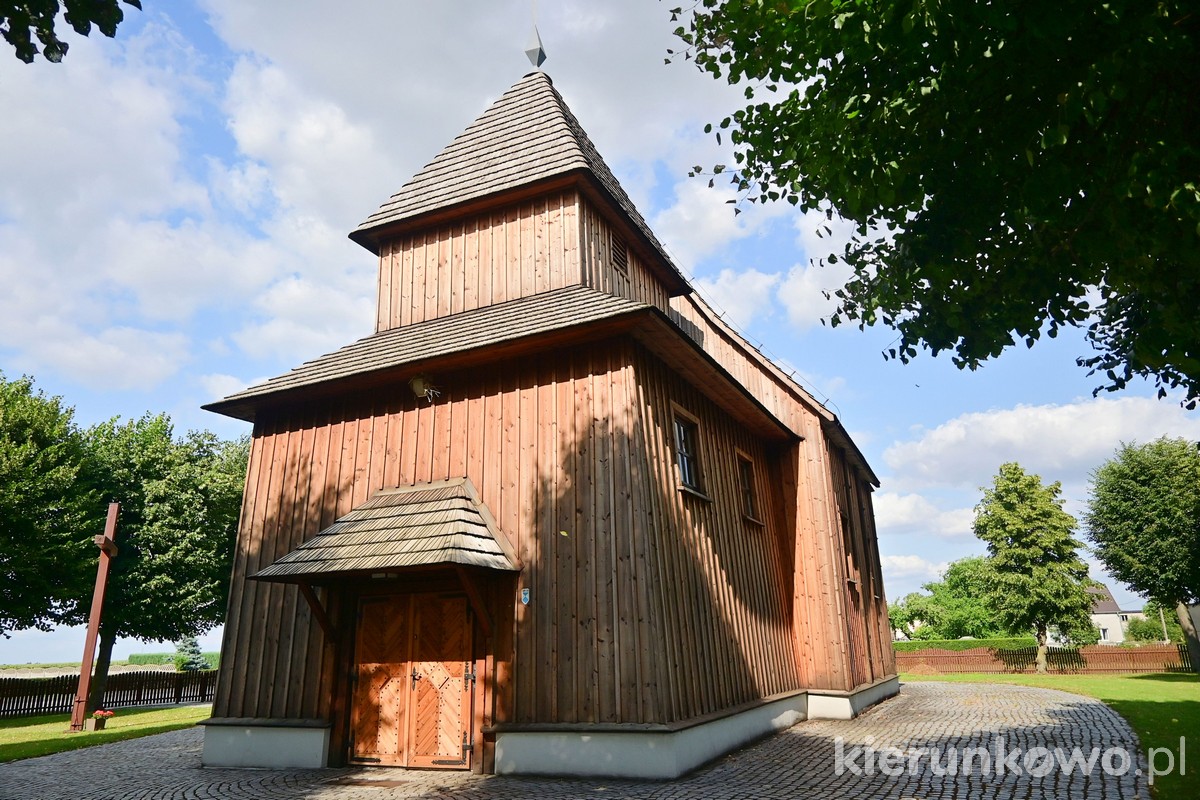 Drewniany kościół w Nowej Wsi Królewskiej