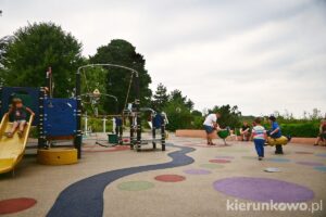 Plac zabaw przy poznańskim stoku narciarskim