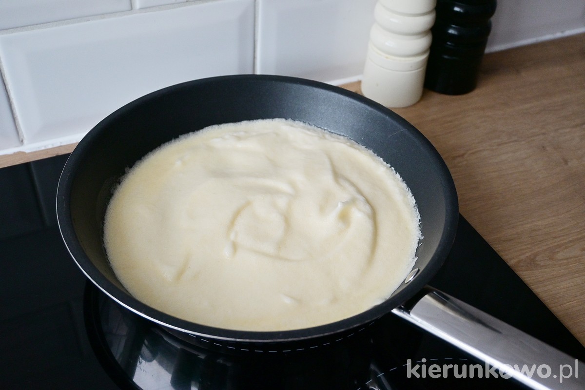 Puszysty omlet na słono