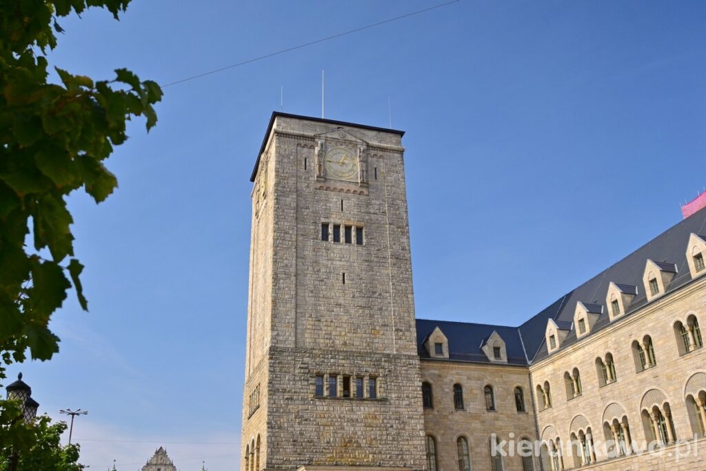 zamek cesarki w poznaniu wieża zamek centrum kultury zamek