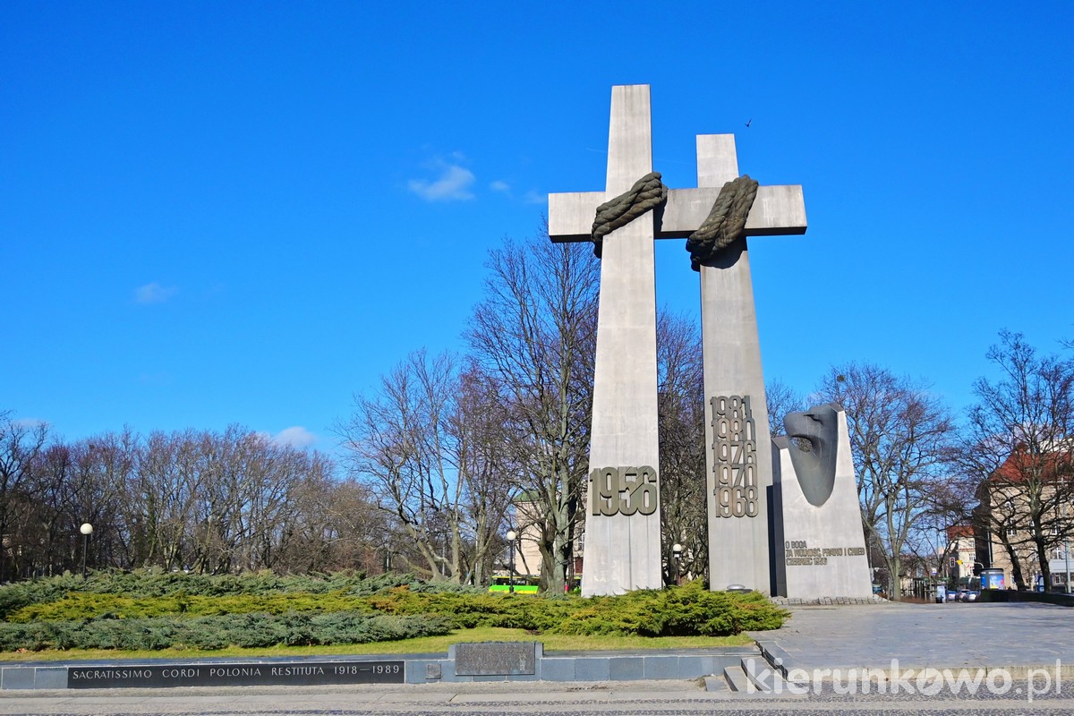 dwa krzyże pomnik czerwca 56 poznań dzielnica cesarska w poznaniu Poznańskie Krzyże Pomnik Ofiar Czerwca