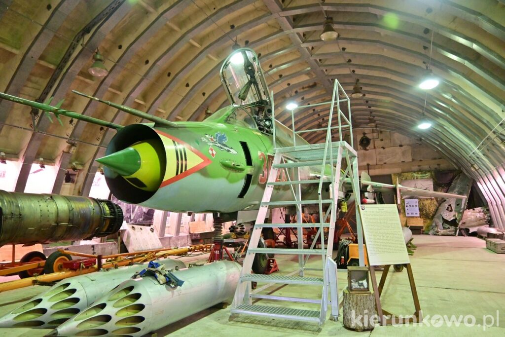 pilskie muzeum wojskowe muzeum na lotnisku piła su-22m4 tygrysek Atrakcje Piły i okolic