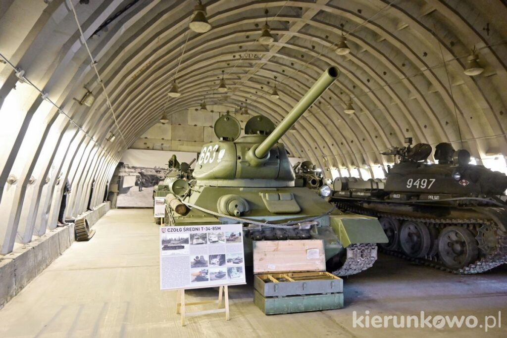 czoł średni t-34-85m piła muzeum lotnisko
