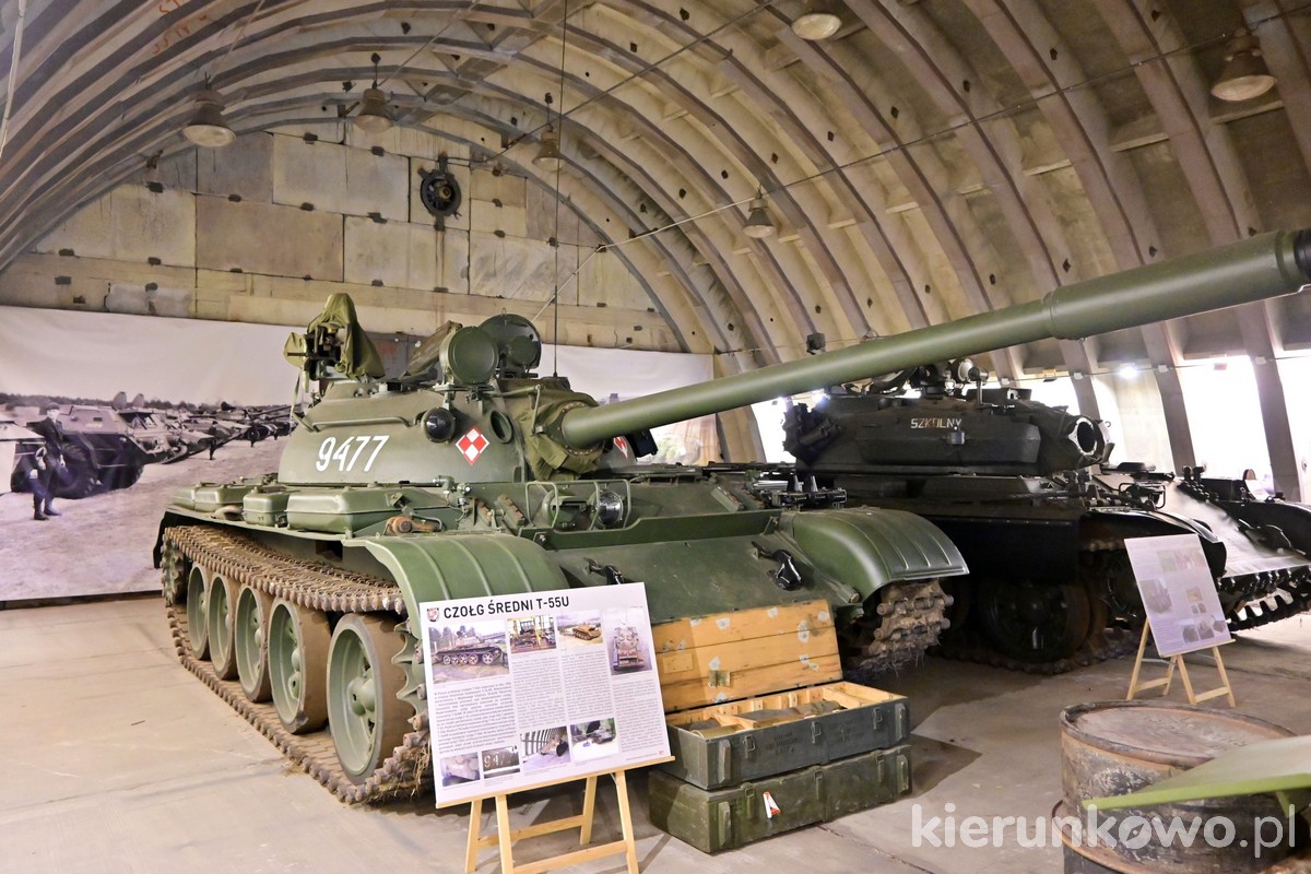 muzeum na dawnym lotnisku w Pile pilskie muzeum wojskowe t-55u