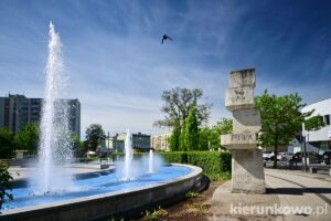 piła plac konstytucji 3 maja fontanna obelsk atrakcje piły i okolic