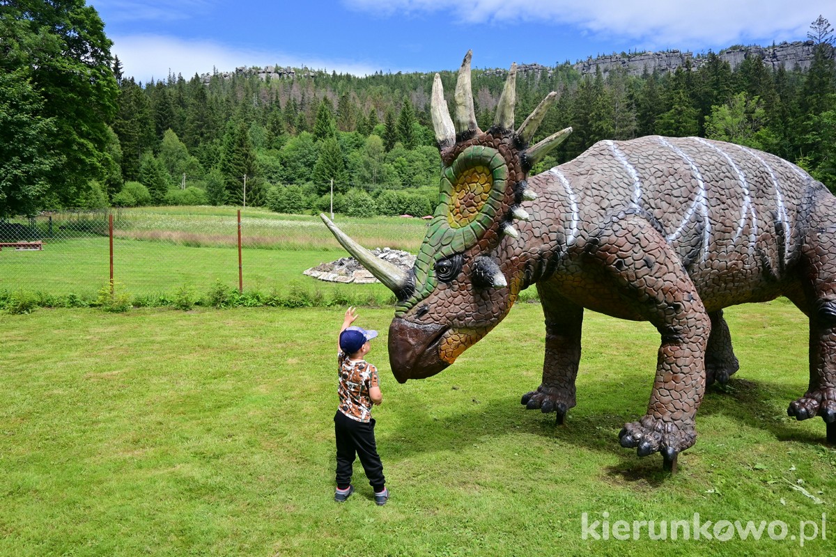 Park Dinozaurów w Karłowie ziemia kłodzka atrakcje dla dzieci