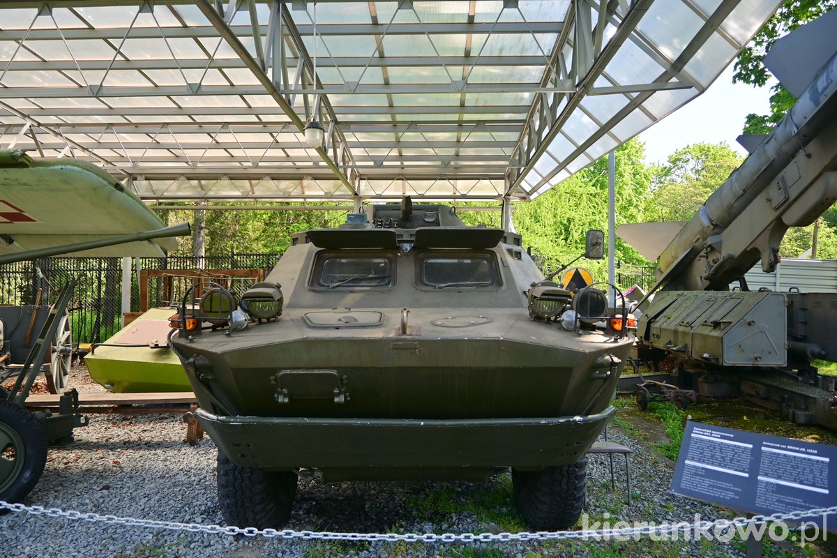 wóz piechoty pojazd wojskowy muzeum poznań