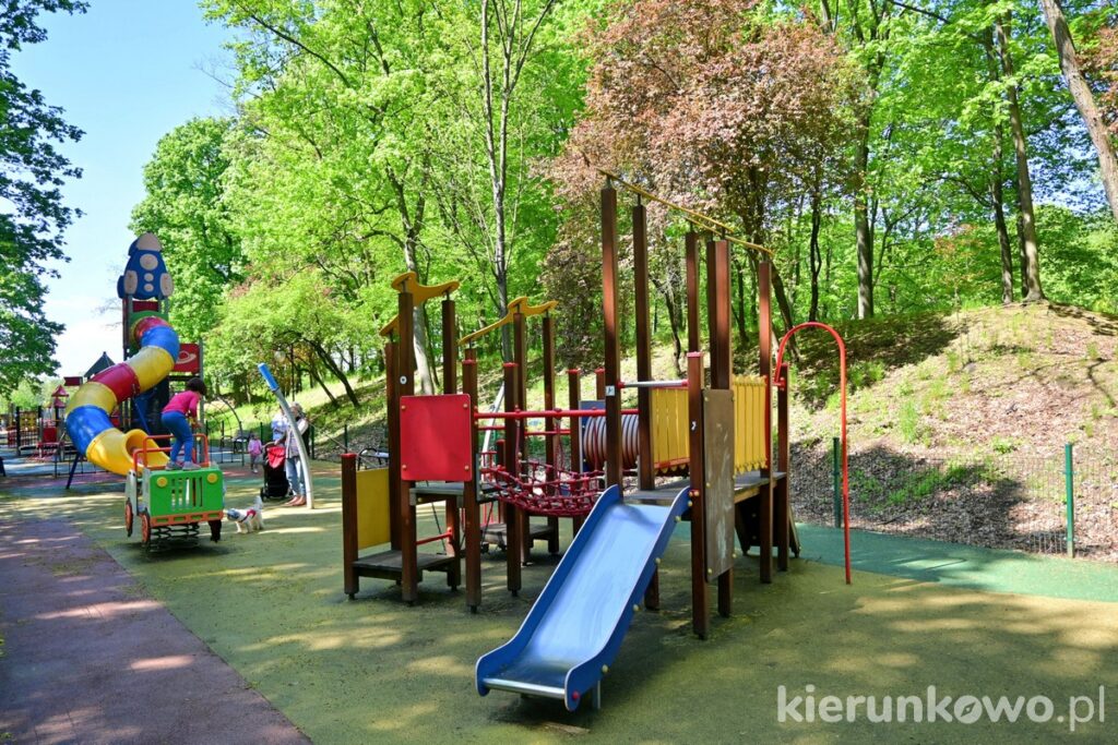 Park cytadela w poznaniu plac zabaw dla dzieci