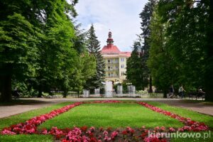 polanica-zdrój atrakcje sanatarium wielka pieniawa kolorowa fontanna kwietnik park