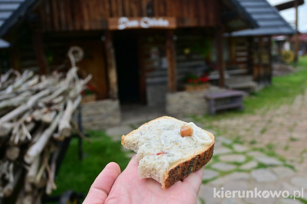 Szlak Ginących Zawodów i mini ZOO dom chleba swojski chleb ze smalcem domowy chleb