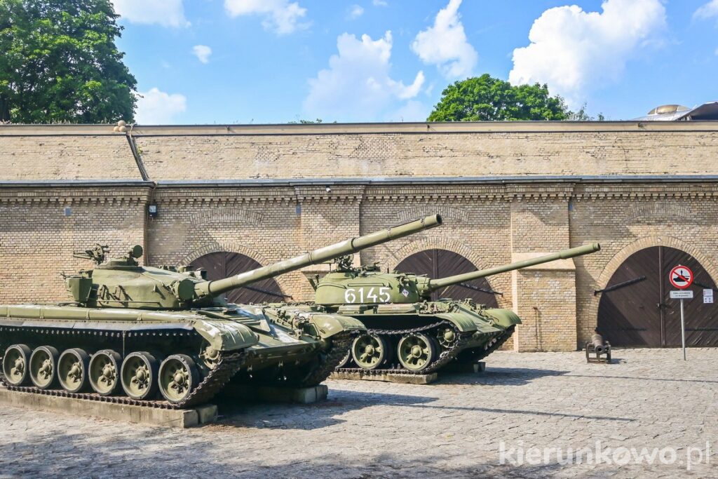 park cytadela w poznaniu czołgi muzeum uzbrojenia