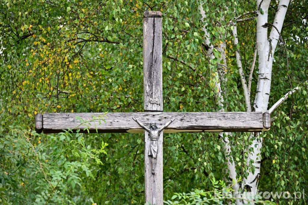 przydrożny krzyż drewniany cichowo soplicowo