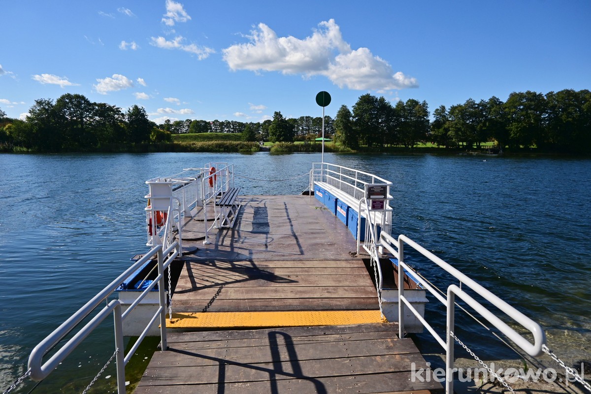 ostrów lednicki prom na wyspę