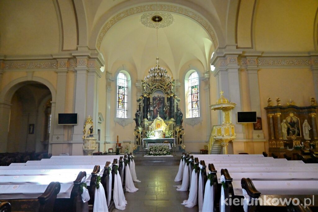 neobarokowy kościół pw. św. Mikołaja wnętrze ołtarz w ujściu