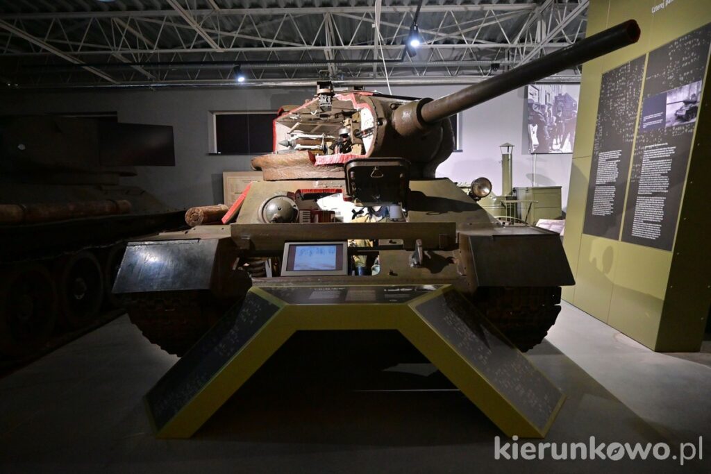 czołg T34 rudy z filmu serialu czterej pancerni i pies