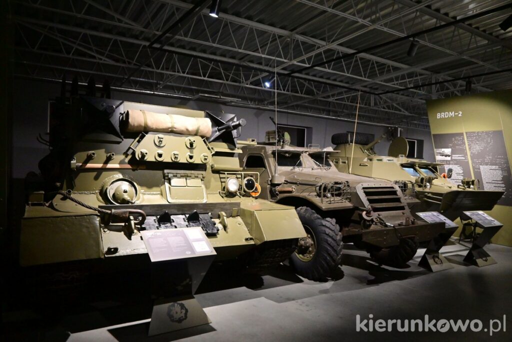 wozy bojowe i opancerzone muzeum broni pancernej w poznaniu