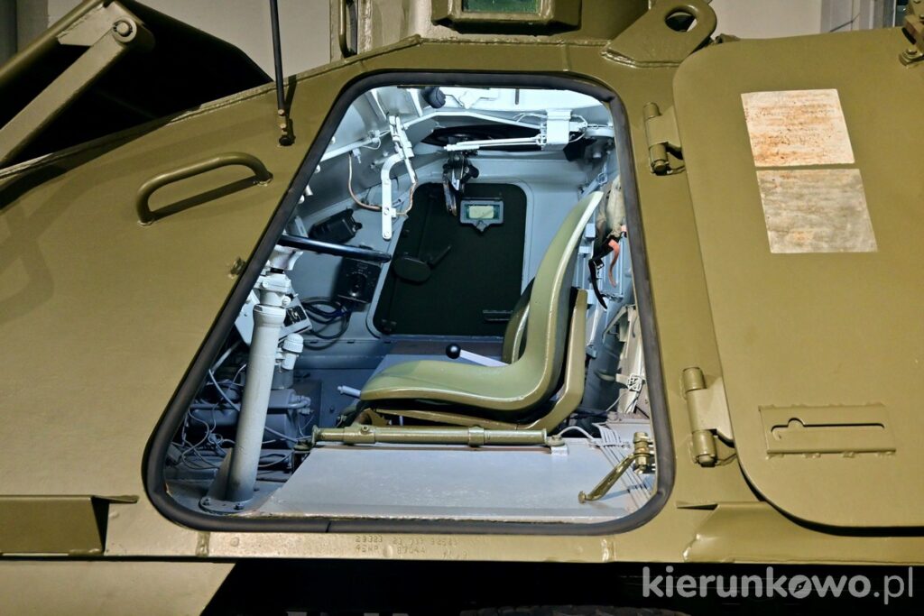 skot-2AP kołowy transporter piechoty OT-64 drzwi kierowcy kabina