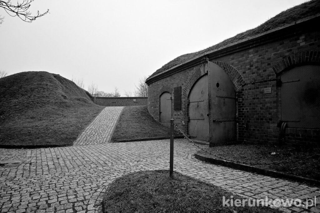 fort VII muzeum martyrologii Wielkopolan poznań konzetrationslager posen z zewnątrz wnętrze fortu komora gazowa