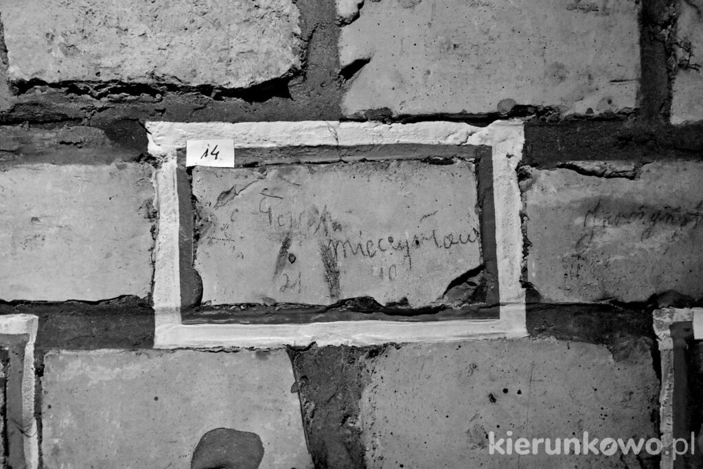 fort VII muzeum martyrologii Wielkopolan poznań konzetrationslager posen podpis więźnia na ścianie