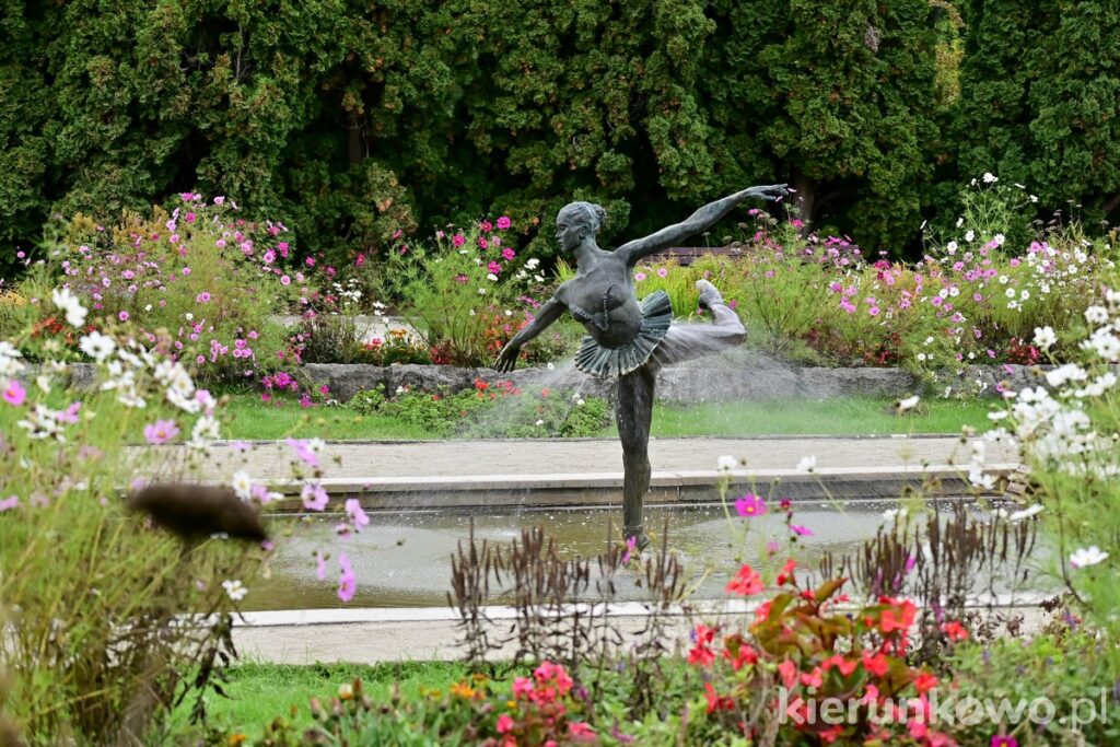 fontanna baletnica poznań kwiaty