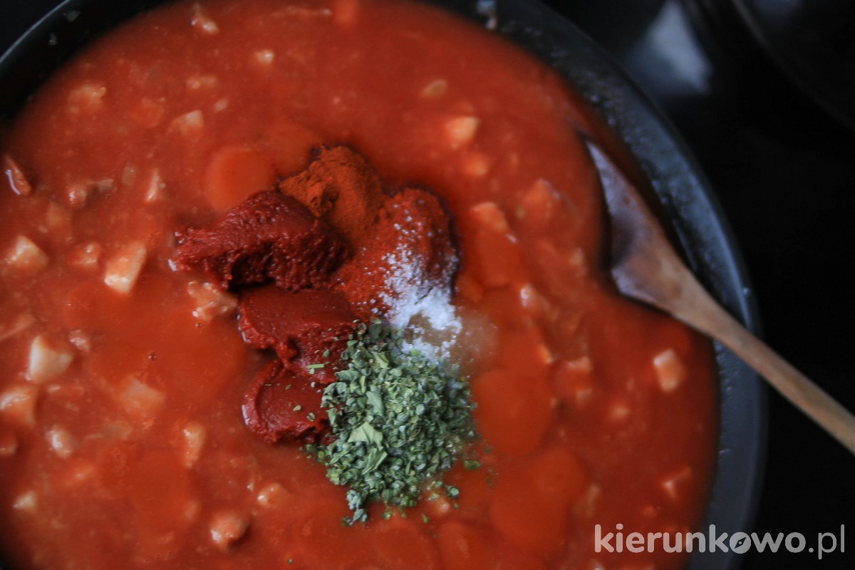 sos pomidorowy do fasolki po bretońsku przyprawy