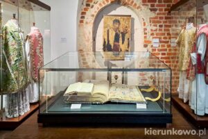 skarbiec w kaliszu obraz matki bożej z XV wieku księga