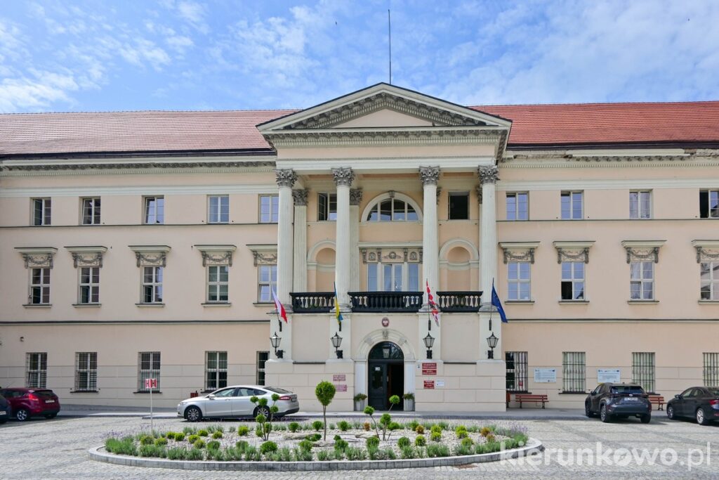 starostwo powiatowe kalisz pałac gubernatorski atrakcje w kaliszu