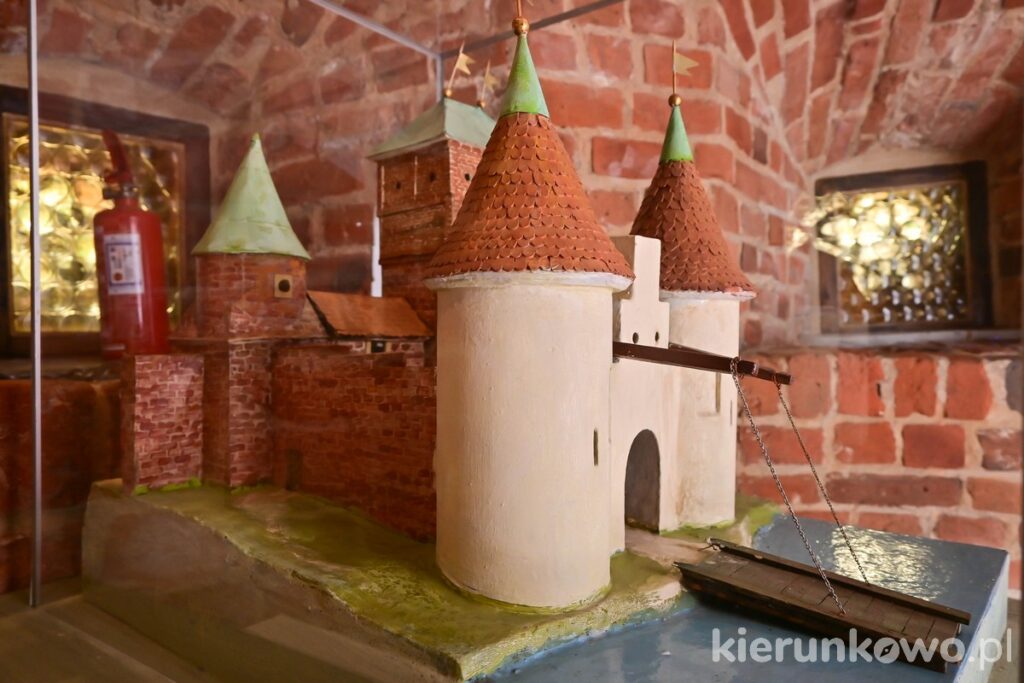 makieta zamku królewskiego w kaliszu Centrum Baśni i Legend Kaliskich oraz Lokacji Miasta