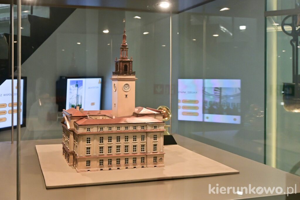 multimedialna ekspozycja w kaliskim ratuszu makieta miniatura model ratusz w kaliszu