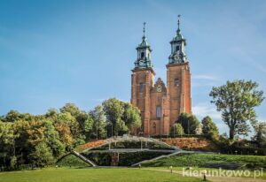 wzgórze lecha w gnieźnie katedra gnieźnieńska bazylika sanktuarium pomnik historii