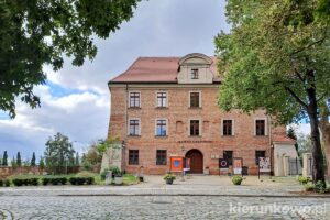 akademia lubrańskiego w poznaniu muzeum archidiecezjalne w poznaniu ostrów tumski zabytek