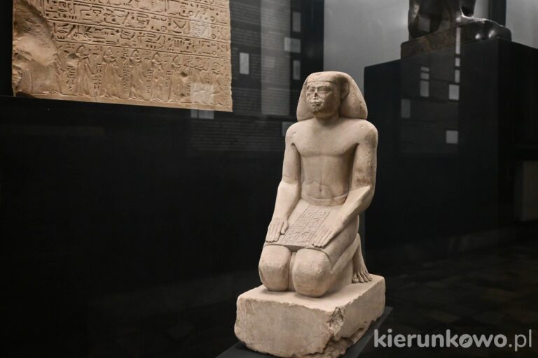 posąg figura starozytny egipt wystawa Muzeum Archeologiczne w Poznaniu