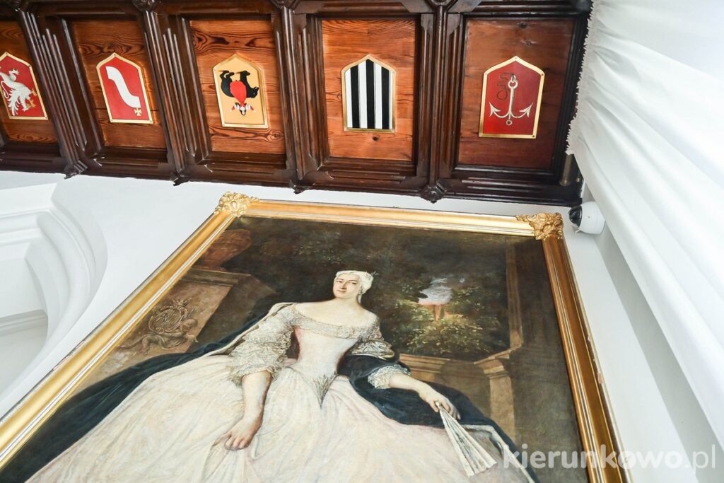 obraz biała dama duch kórnik muzeum herbiarz kasetonowy sufit