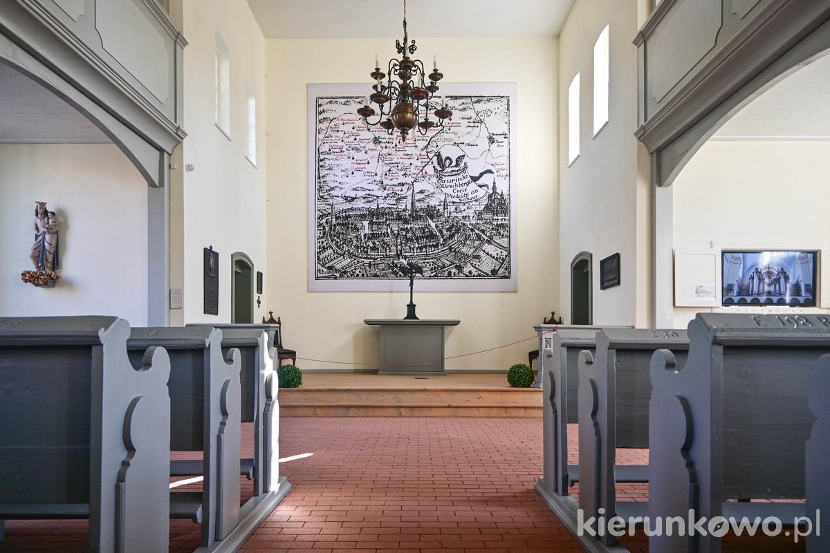 historyczny dom modlitwy z rząśnika łomnica wnętrze