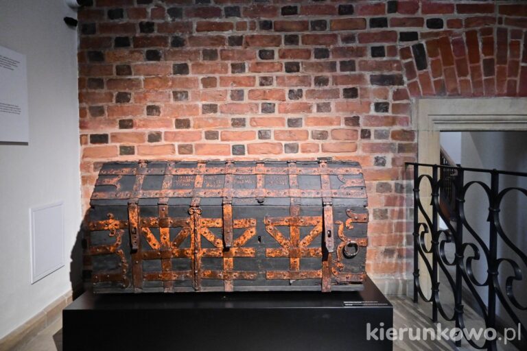 cegła wątek polski gotycki ratusz w poznaniu