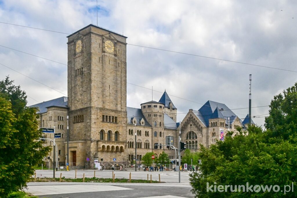 zamek cesarski w poznaniu centrum kultury zamek