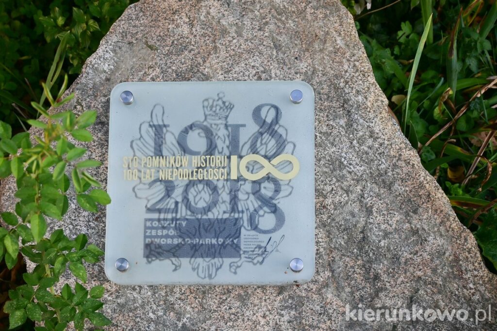 tablica pomniki historii 100 pomników na 10 lat niepodległości