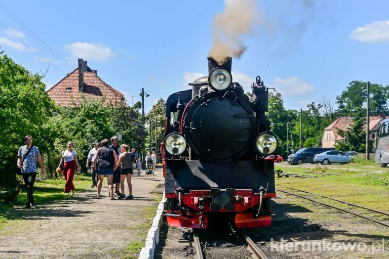 parowóz Px48 na stacji Zaniemyśl Średzka Kolej Powiatowa trasa