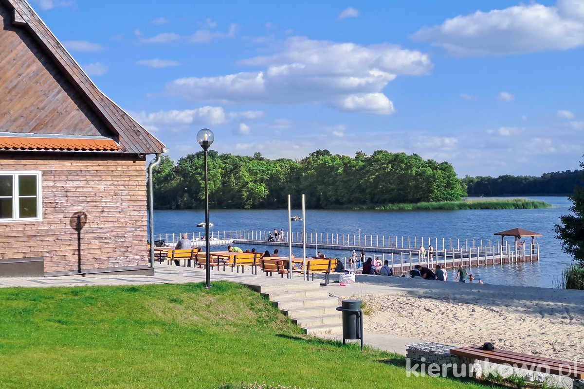 plaża w zaniemyślu domek plażowy