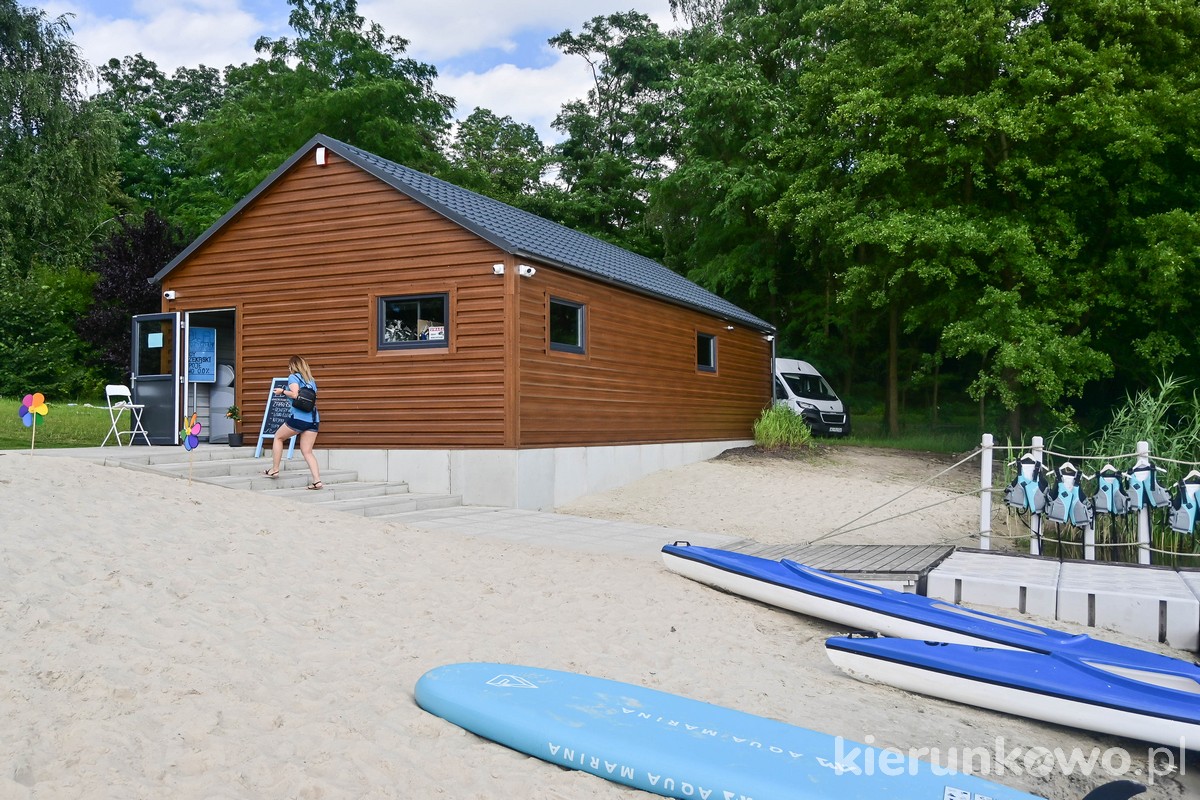 wypożyczalnia sprzętu plażowego fala w zaniemyślu