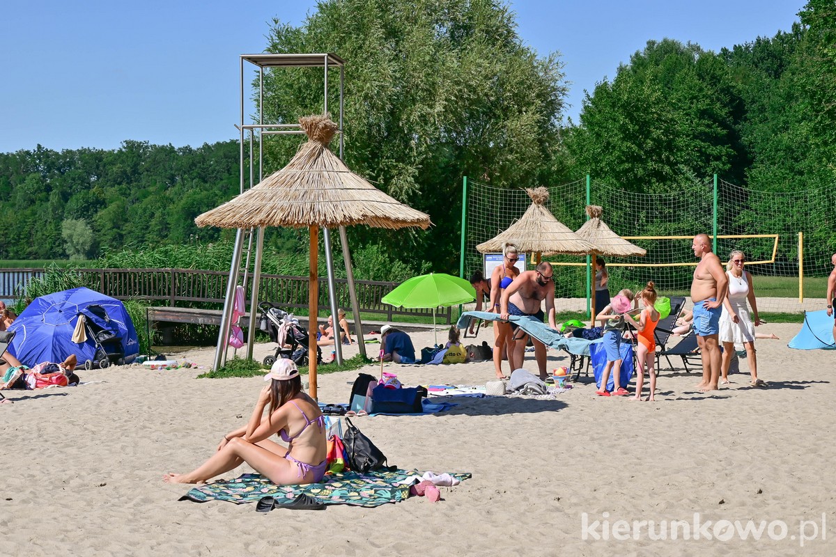 plaża w pobiedziskach nad jeziorem biezdruchowo