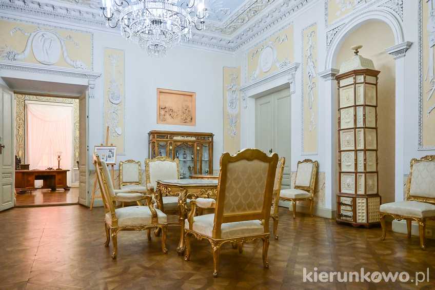 Salon ze Sztukaterią