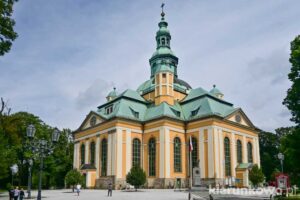 kościół łaski w jeleniej górze Kościół pw. Podwyższenia Krzyża Świętego Sanktuarium Świętego Krzyża garnizonowy